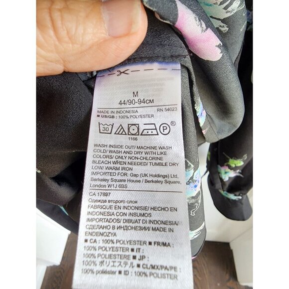 Banana Republic Black Floral Gwen Print V-Neck Blouse Medium Excellent Condition - Picture 7 of 7